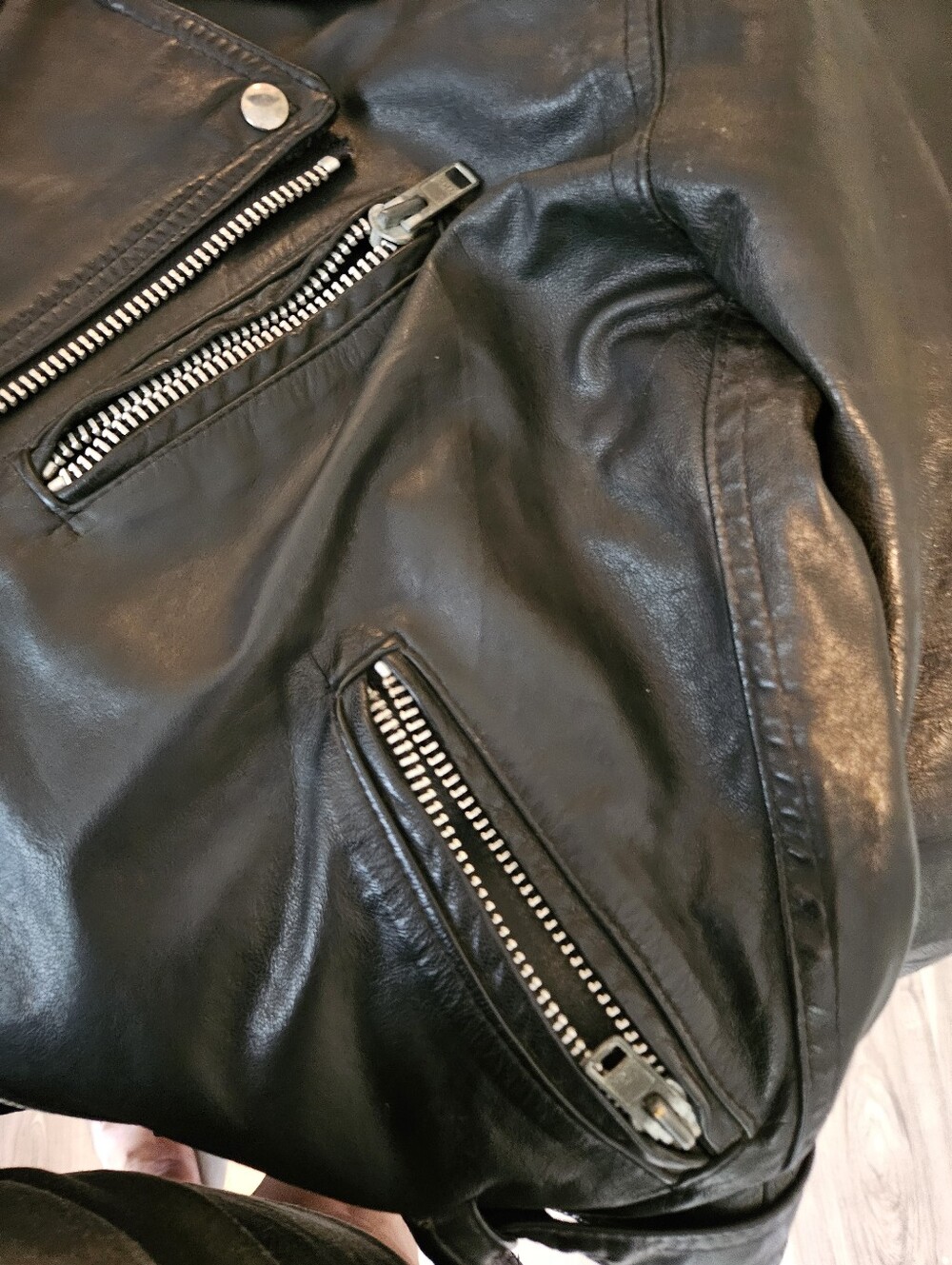 Vintage Screaming Eagle Leather Bomber Jacket - Picture 9 of 16